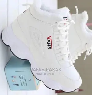 Ladies Classic Sneakers