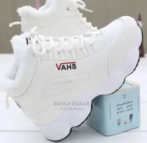 Ladies Classic Sneakers