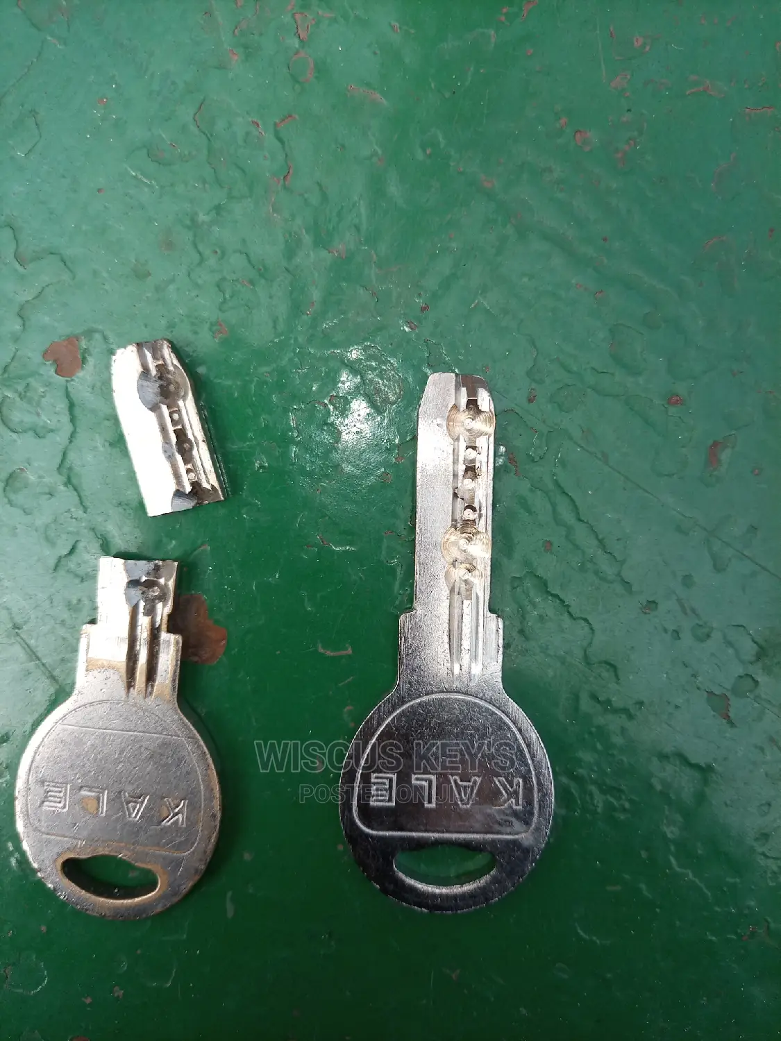Lock Smith/Key Cutter