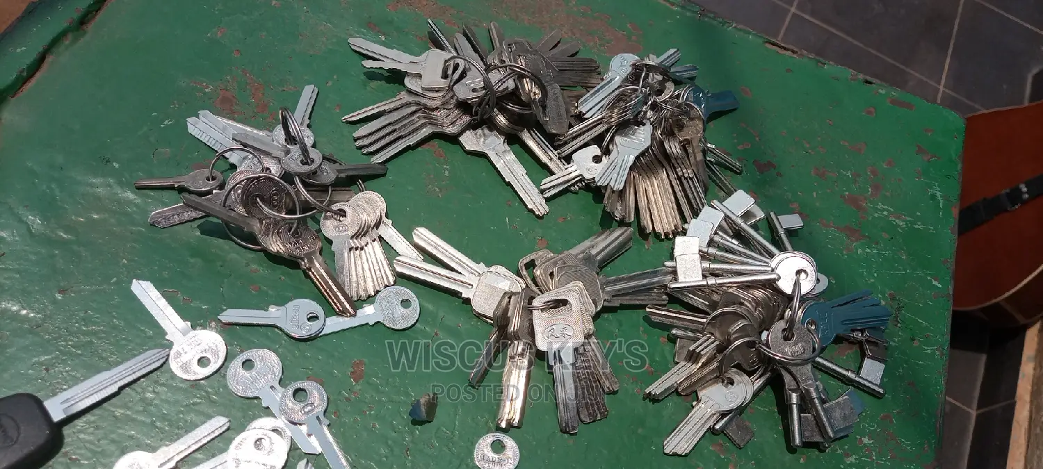 Lock Smith/Key Cutter