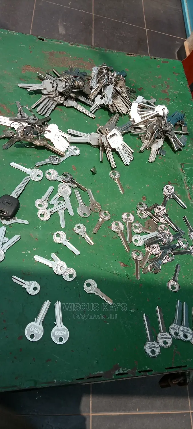 Lock Smith/Key Cutter