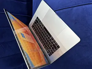Laptop Apple MacBook Pro 2017 16GB Intel Core I7 SSD 256GB