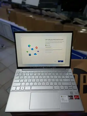 New Laptop HP 16GB AMD Ryzen 7 SSD 512GB