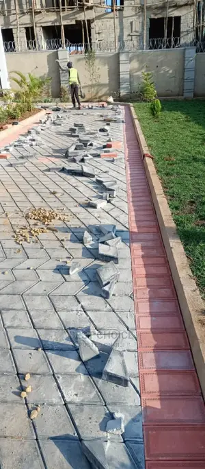 Paver Laying for the Best Compound Designs and Land Scaping.