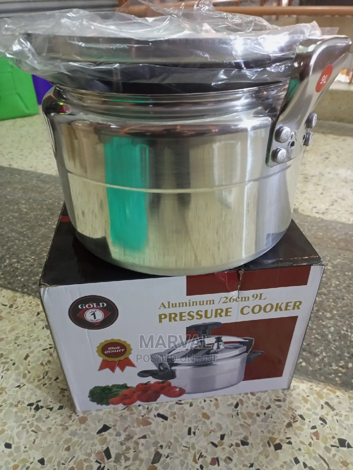 9L Pressure Cooker (Gold)