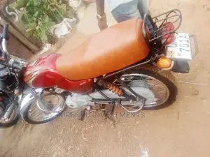 Bajaj Boxer 2018 Purple