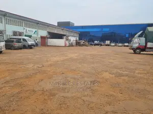 Warehouse for Rent in 5th Street Industrial Area .