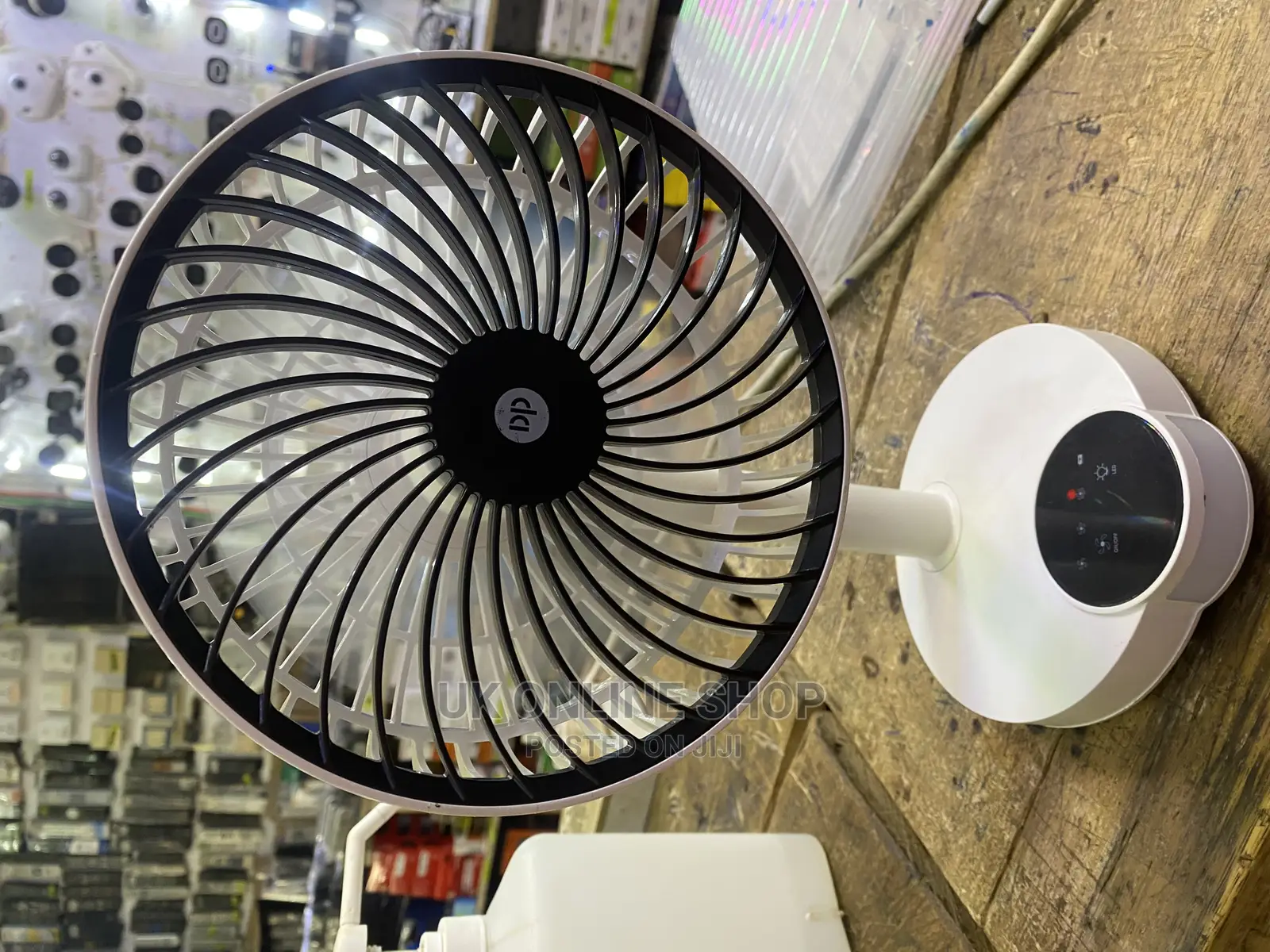 Table Fan Lavish
