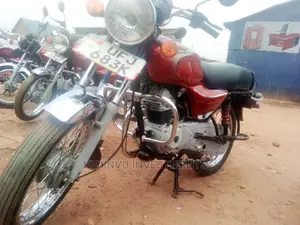 Bajaj Boxer 2020 Purple