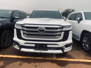 Toyota Land Cruiser Prado 2022 White