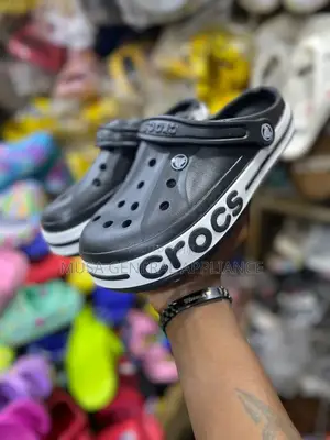 A06/1-100 Sandals 40-45