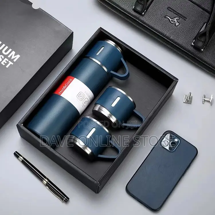 Stainless Steel Vacuum Flask Set With Cups.