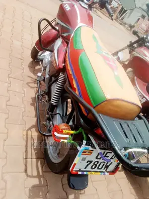 TVS Apache 180 RTR 2018 Orange