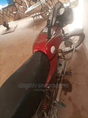 Bajaj Boxer 2017 Purple