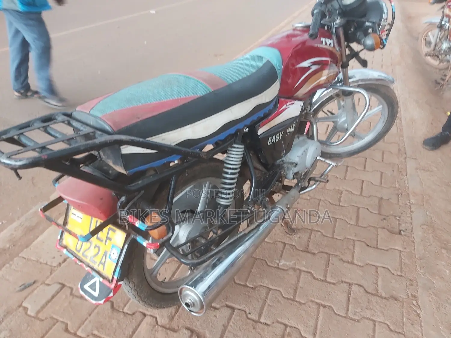 TVS HLX Plus ES 2017 Red