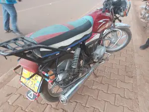 TVS HLX Plus ES 2017 Red