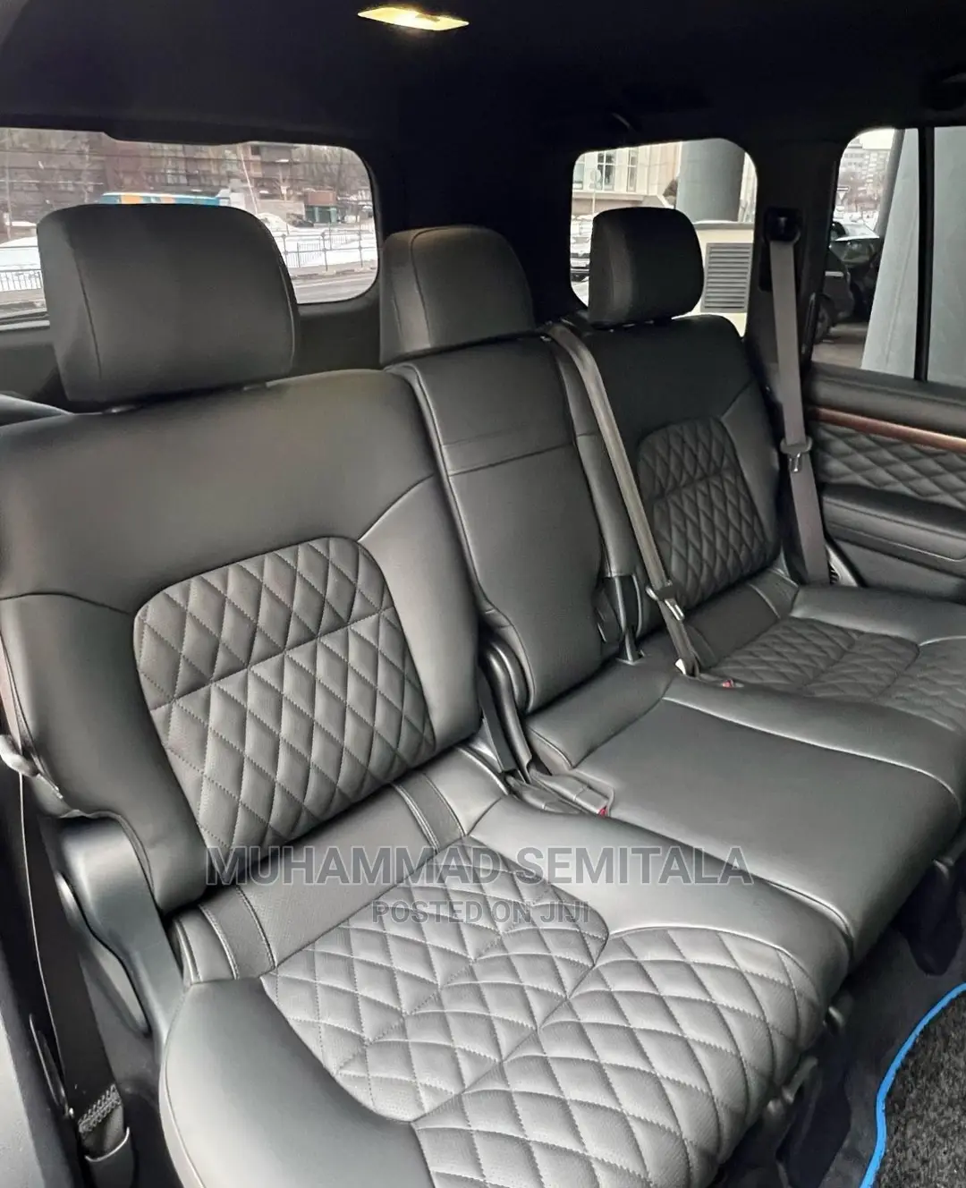 Land Cruiser V8 Interior Design