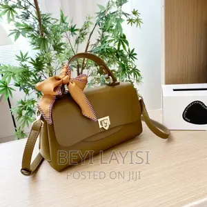 Hand Bags With Straps