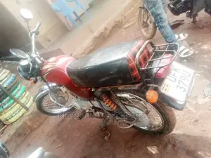 Bajaj Boxer 2018 Orange