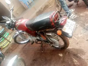 Bajaj Boxer 2018 Orange