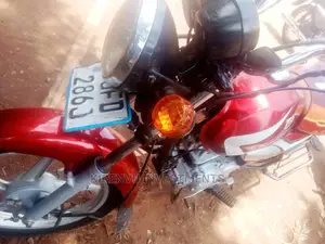 TVS HLX 125 2018 Red