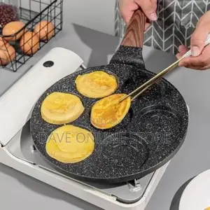 Non Stick Round Smiling Face Baking Pan