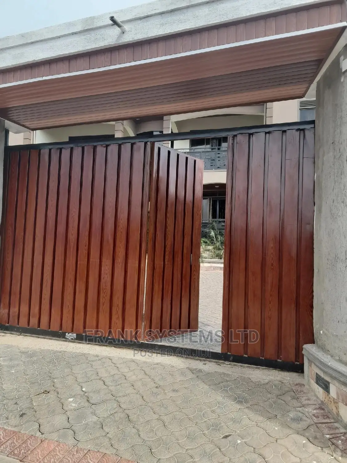 Metalic Sliding Gate, Manual System