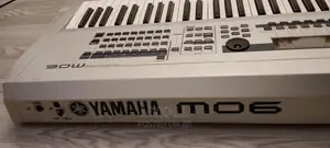 Yamaha Mo6 Synthesizer