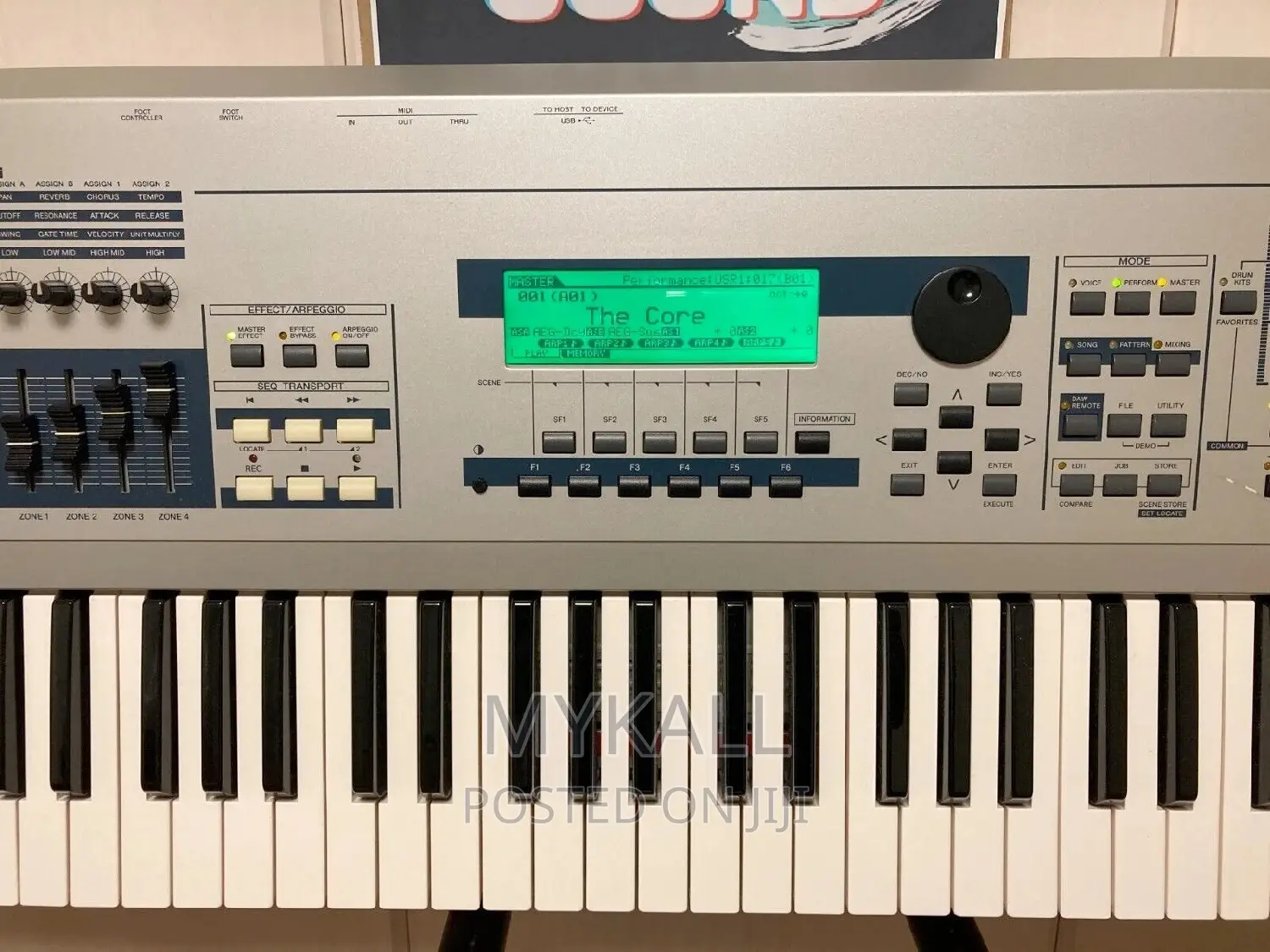 Yamaha Mo6 Synthesizer