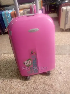 Celebrity Plastic Honeymoon Suicase Medium (Pink)