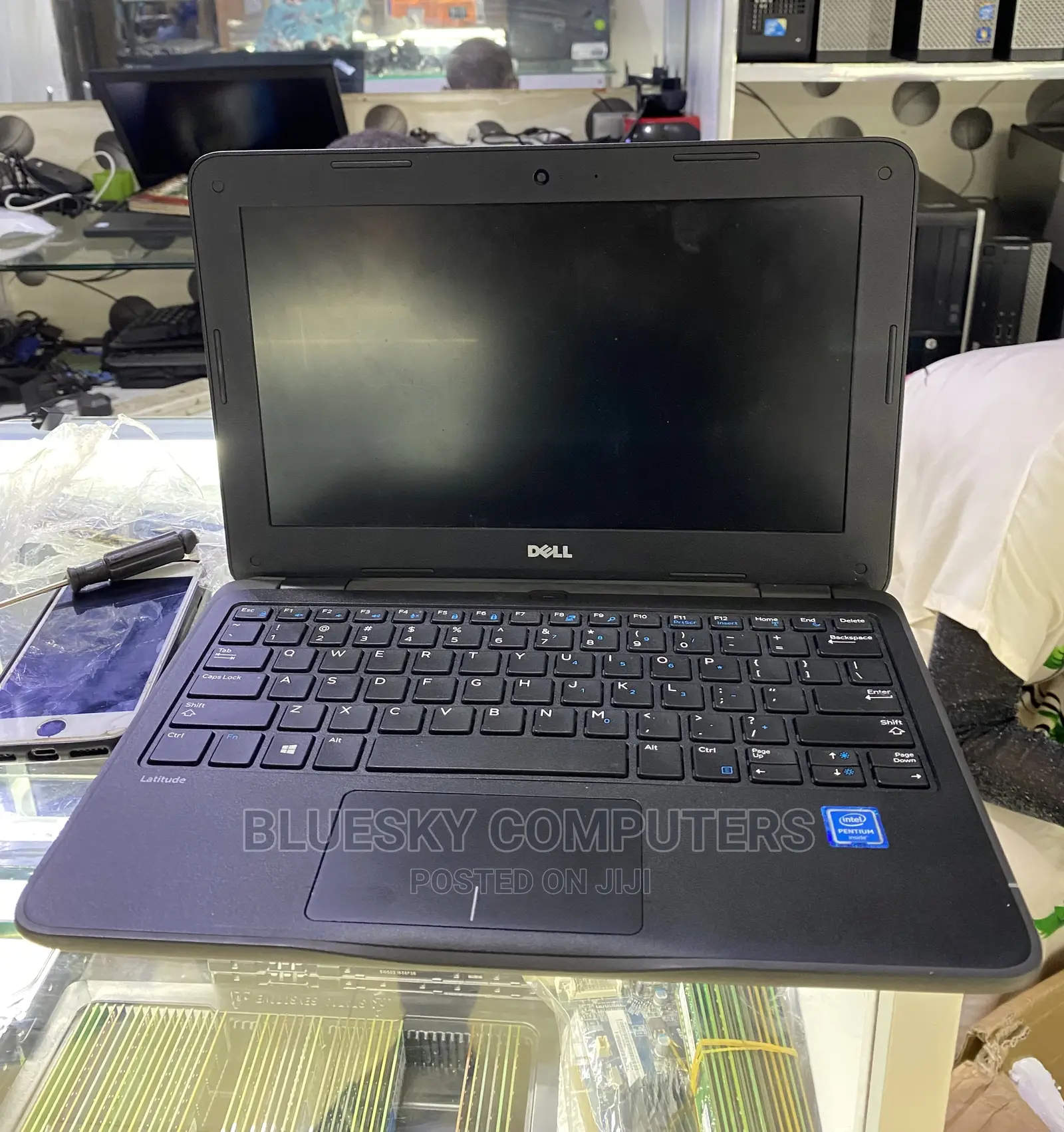 Laptop Dell Latitude 3180 4GB Intel Pentium SSD 128GB