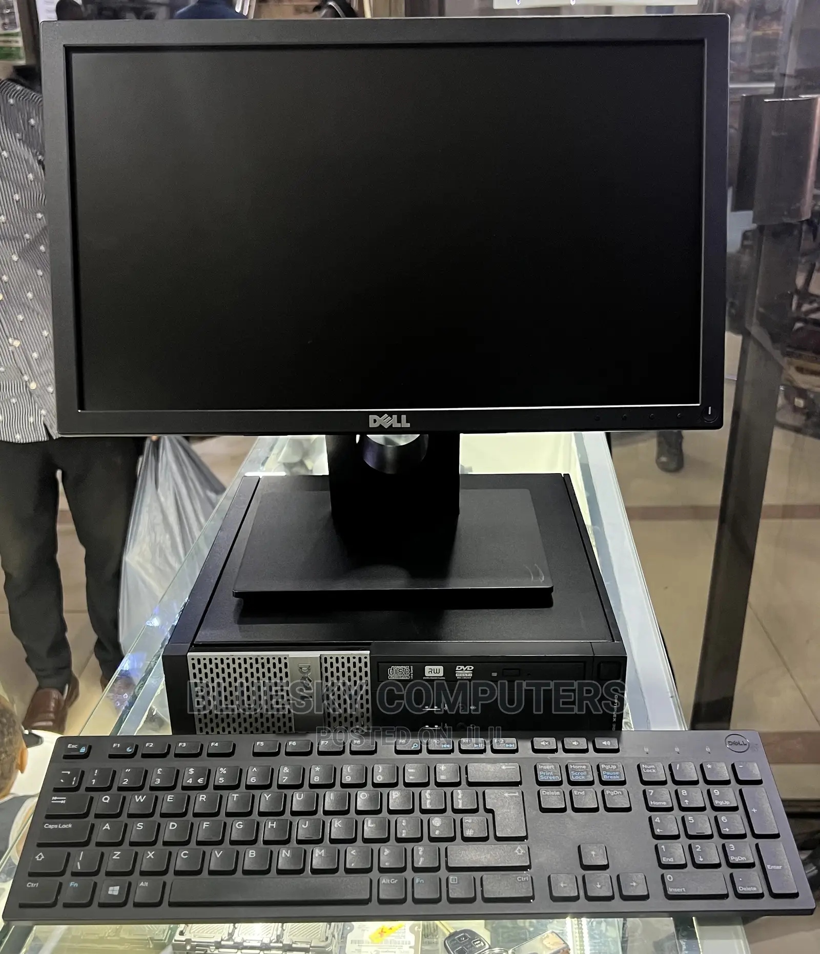 Desktop Computer Dell OptiPlex 3090 4GB Intel Core I5 HDD 500GB