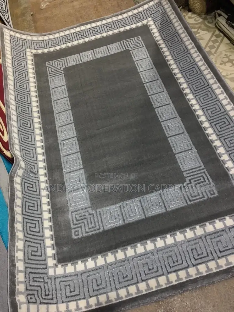 Center Rugs