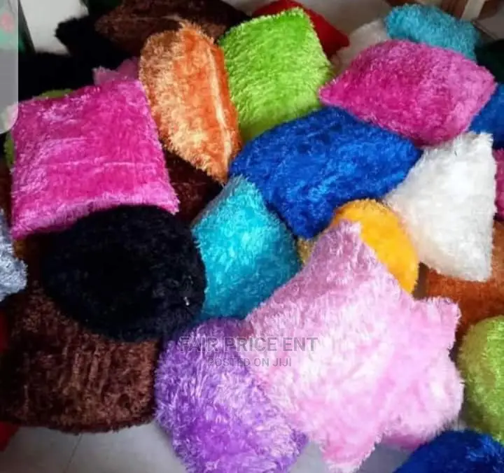 Sofa Hairy Cushions ( Pink)