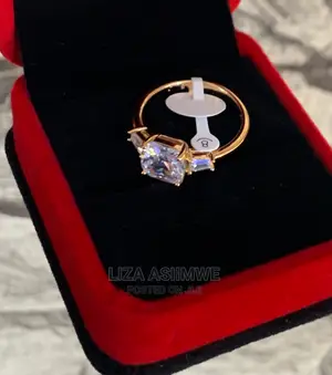 Engagement Rings Available With a Free Ring Box