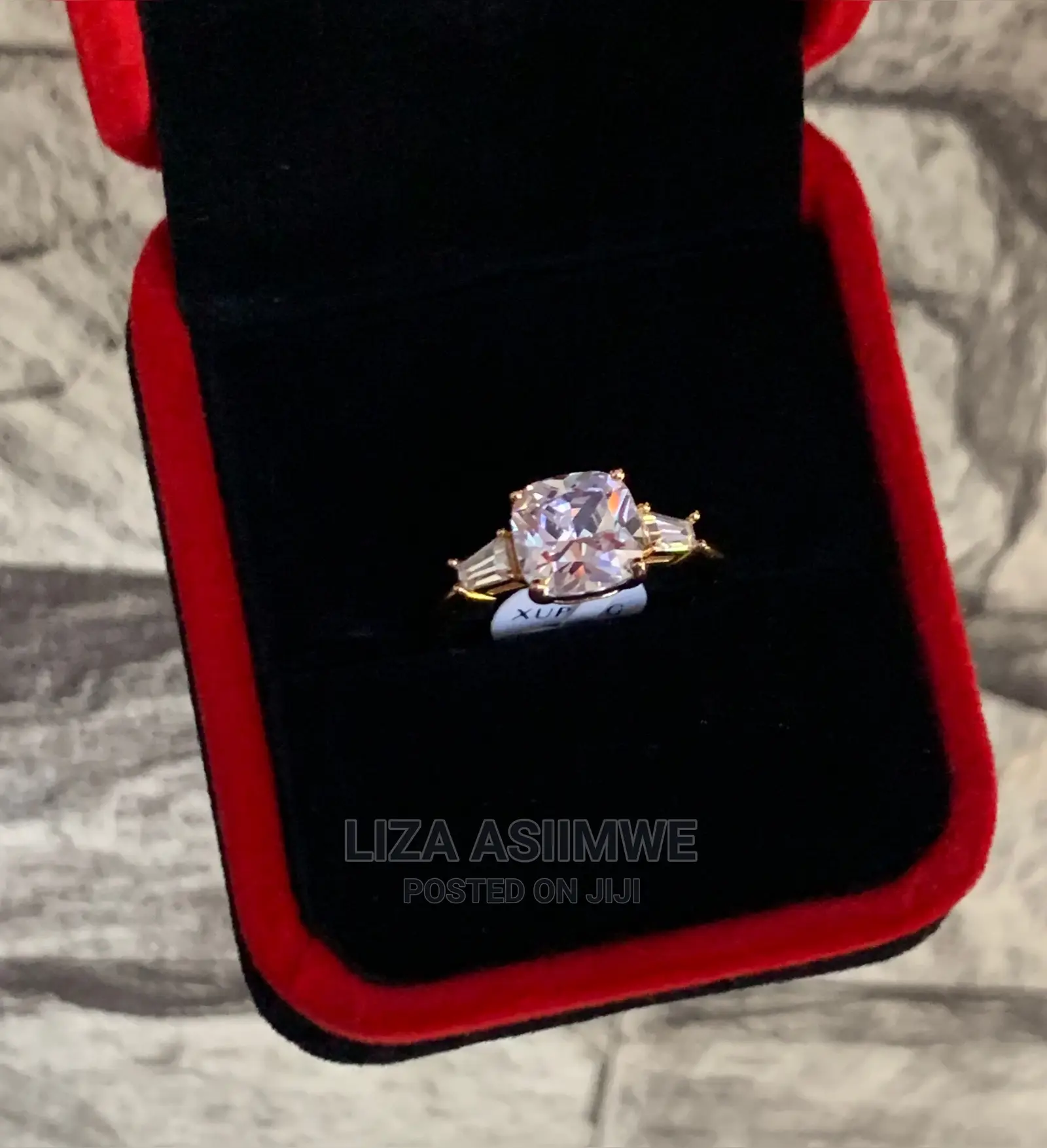 Engagement Rings Available With a Free Ring Box
