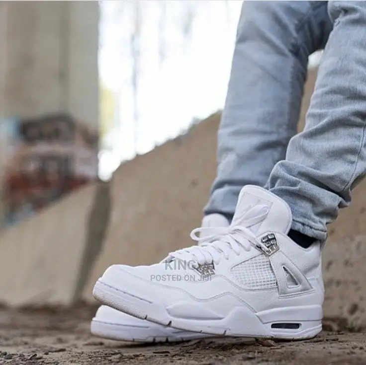 J4. Jordan 4s White