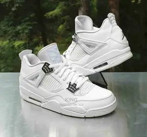 J4. Jordan 4s White