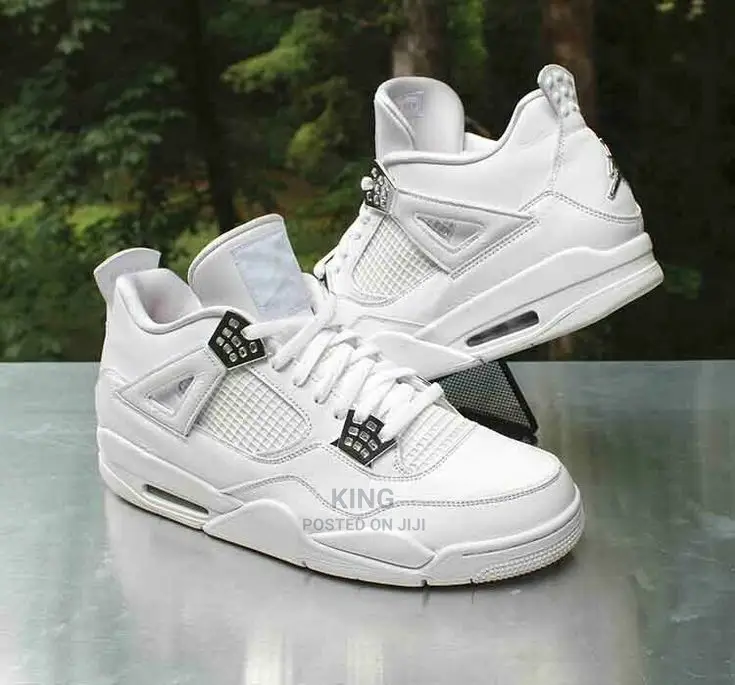 J4. Jordan 4s White