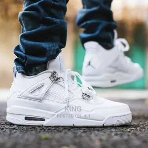 J4. Jordan 4s White
