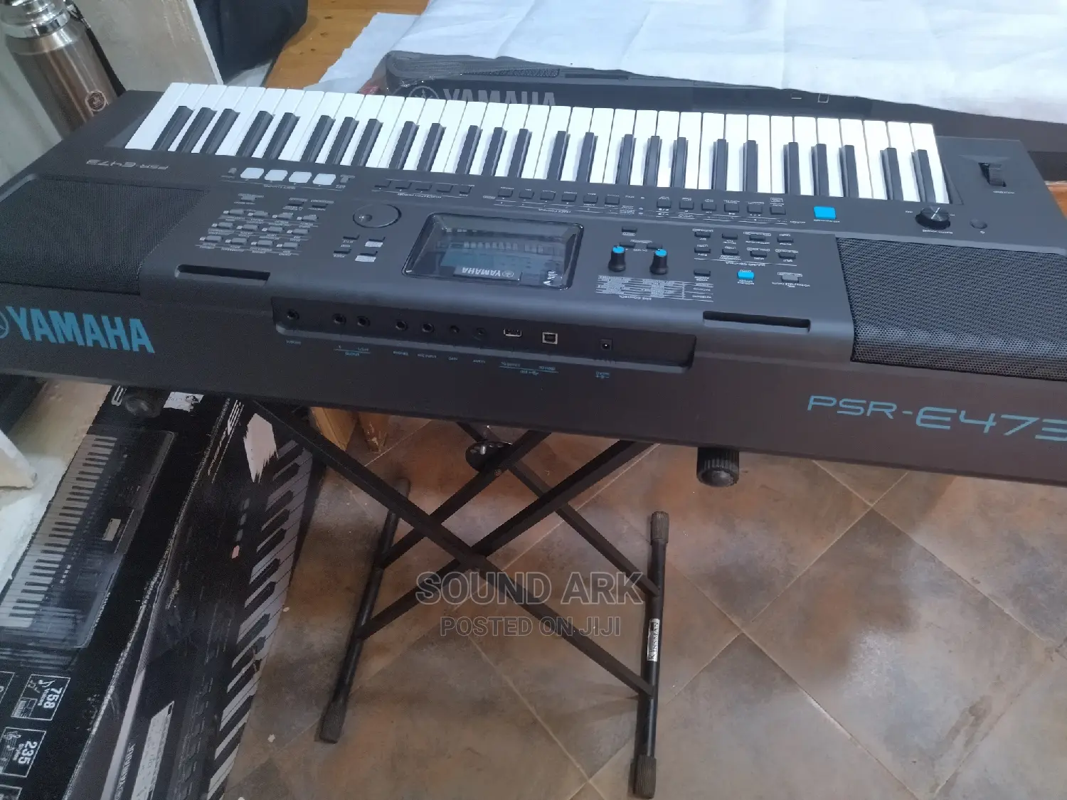 PSR E473 Keyboard