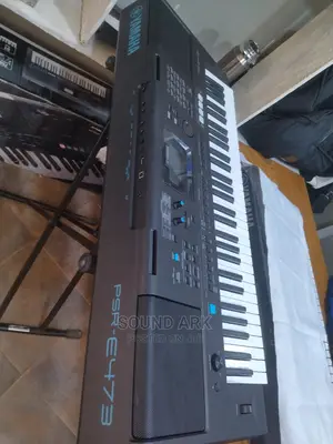 PSR E473 Keyboard