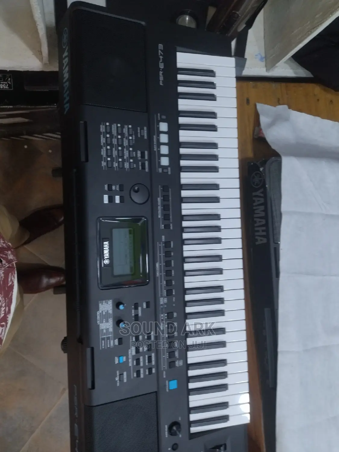 PSR E473 Keyboard
