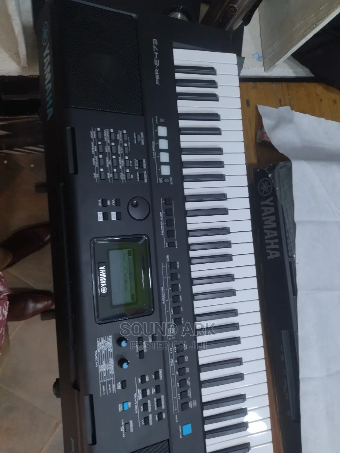 PSR E473 Keyboard