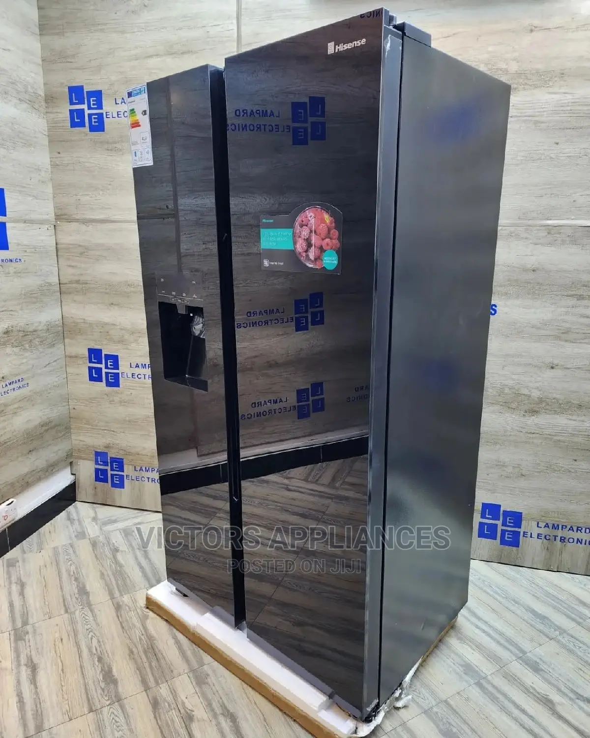 Hisense 670L Side by Side Refrigerator With Water Dispenser