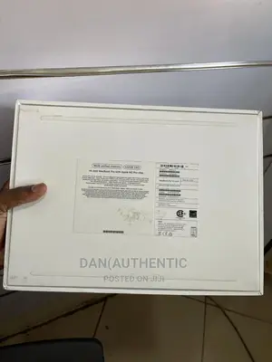 New Laptop Apple MacBook Pro 2023 M2 16GB Apple M2 SSD 512GB