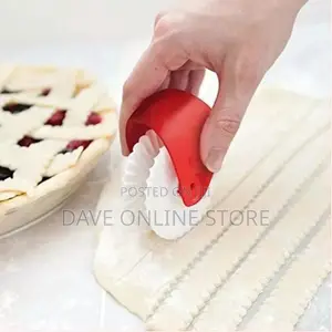 Pastry Dough Pizza Cake Pie Cutting Wheel Roller