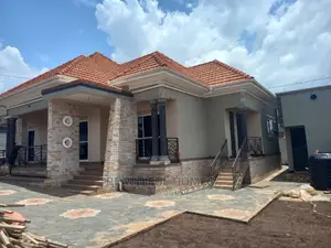 Furnished 4bdrm House in Kira Posh for Sale