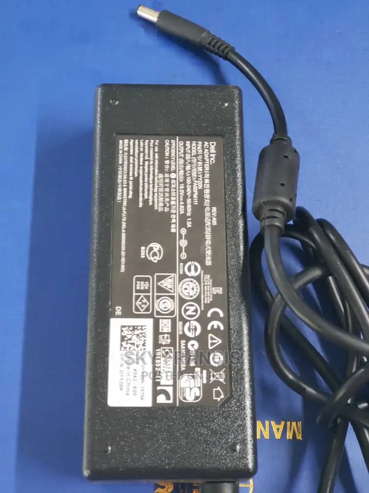 Dell Adapter Small Pin Available