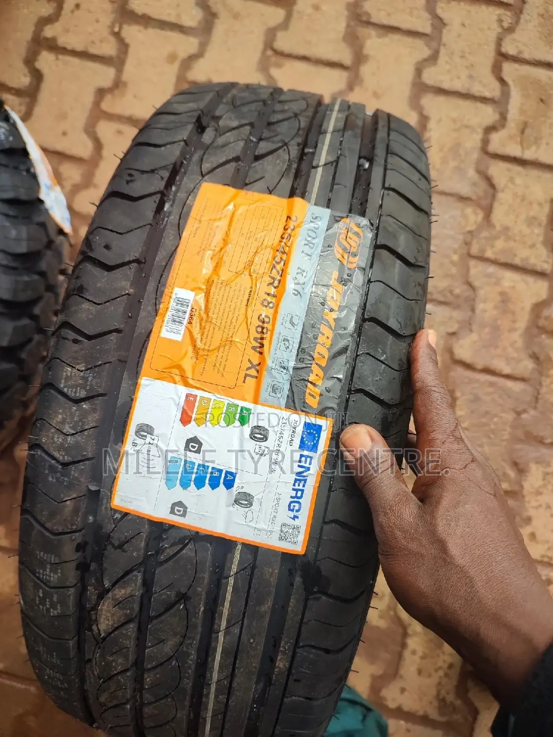 235/45r18 Tires